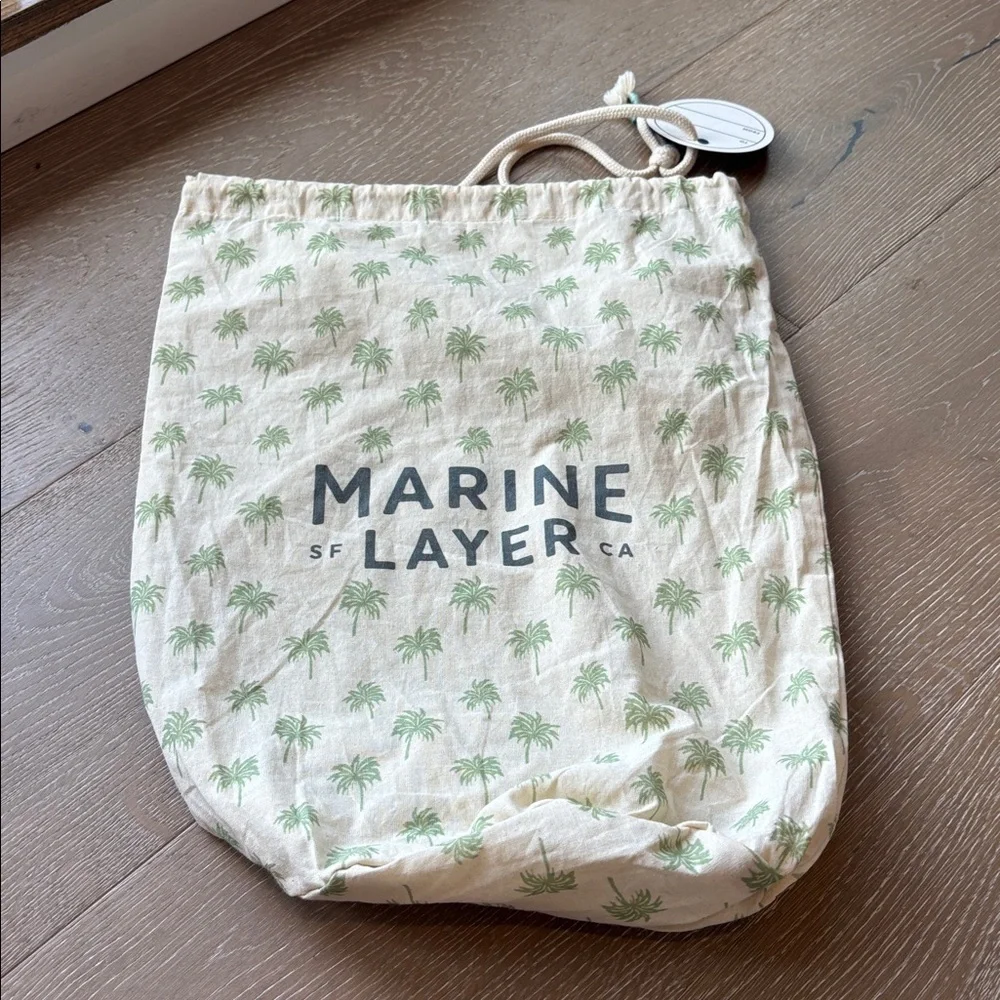 Marine Layer Cream and Green Drawstring Bag 111 - Picture 3 of 3